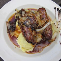 Gurn's Milestone Bar & Lounge - A great meal: Bangers & Mash
