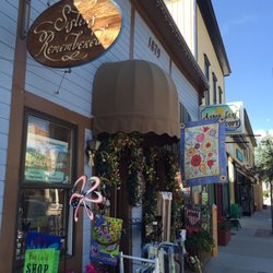 Sisters Remembered - Outside of Sisters in summer