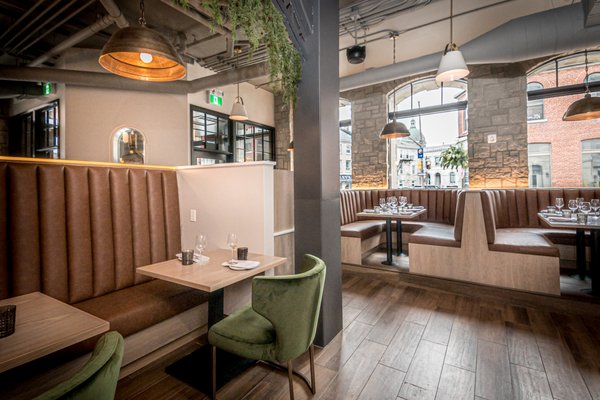 HEIST Restaurant + Wine Club by null