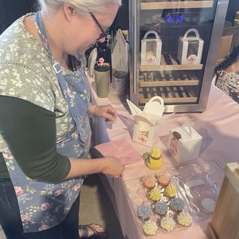 Homestead Heritage - Baker with her goods at the Market - Arts & Crafts Near Me - Waco, Texas Homestead Heritage - Baker with her goods at the Market - Arts & Crafts Near Me - Waco, Texas