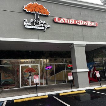 Pal Campo Restaurant - Front of restaurant (entrance) - Latin American Near Me - Orlando, Florida