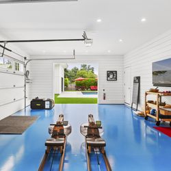 Seven - Open air workout shed
