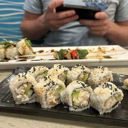 VeggiEAT - California Roll