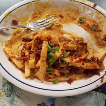 The Traveler Restaurant - French fry poutine - American Near Me - Union, Connecticut