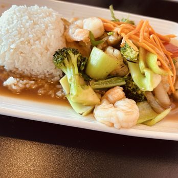 Unique Cuisine - Wok stir fry with shrimp - Asian Fusion Near Me - Venice, Florida