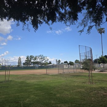 Maxwell Park - Baseball diamond - Parks Near Me - Anaheim, California Maxwell Park - Baseball diamond - Parks Near Me - Anaheim, California