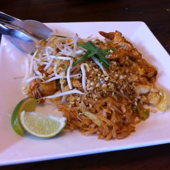 Star Noodle - Pad Thai - $12 - Asian Fusion Near Me - Lahaina, Hawaii