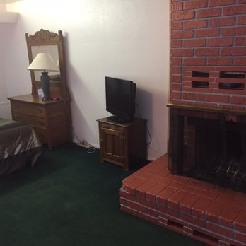 Robinhood Resort - Fireplace - Big Bear Lake, CA