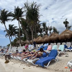 The Krazy Lobster - Lounge chairs on the beach
