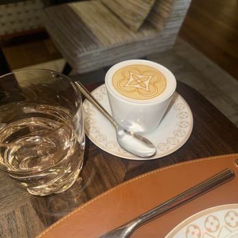 Le Café Louis Vuitton - Delices Du Chocolate Au Lavender - Cafes Near Me - New York, New York Le Café Louis Vuitton - Delices Du Chocolate Au Lavender - Cafes Near Me - New York, New York