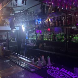 Missy's White Rabbit Lounge - Bar view