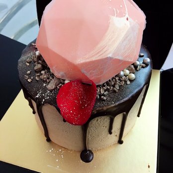 Daan Go Cake Lab - Desserts Near Me - Toronto, Ontario