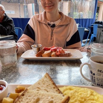 Fig Tree Cafe - Strawberries and Cream French Toast - Breakfast & Brunch Near Me - San Diego, California