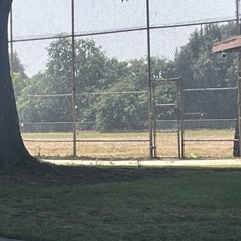 Central Bark Dog Park - Dried out unkept grass. - Dog Parks Near Me - West Covina, California