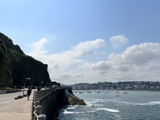 Beach of La Concha by null