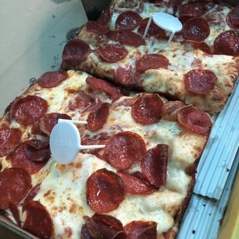 Amicci's Pizza - Pizza Near Me - Hamtramck, Michigan