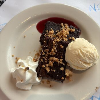 Bonefish Grill - Macadamia Nut Brownie - Pizza Near Me - Madison, Wisconsin Bonefish Grill - Macadamia Nut Brownie - Pizza Near Me - Madison, Wisconsin