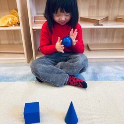 Camarillo Progressive Montessori School - Learning about shapes