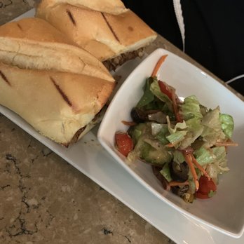Americano Pie Bar - Steak sandwich and salad instead of fries - Italian Near Me - Islip, New York