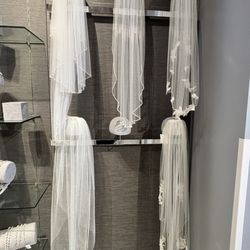 David's Bridal - Veils