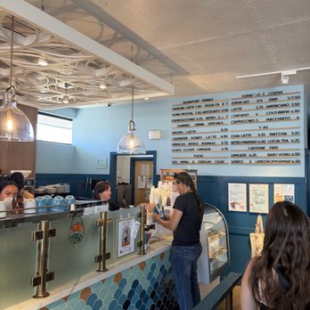 Big Island Coffee Roasters - Front counter - Coffee Roasteries Near Me - Hilo, Hawaii Big Island Coffee Roasters - Front counter - Coffee Roasteries Near Me - Hilo, Hawaii