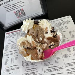 Remember When Ice Cream - Large sundae
