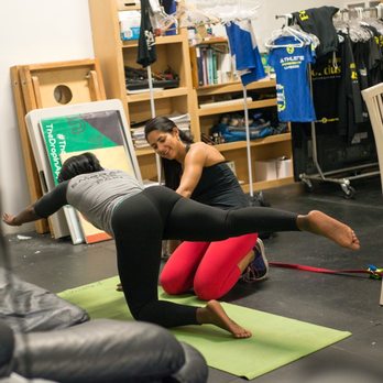 Trish DaCosta - Coaching powerlifting athlete before a Nationals Championship. - Pilates Near Me Trish DaCosta - Coaching powerlifting athlete before a Nationals Championship. - Pilates Near Me