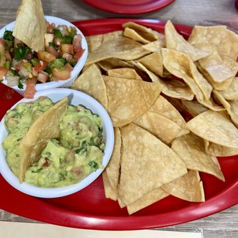 El Limon - Norristown - Guacamole Chips and Salsa - Mexican Near Me - Norristown, Pennsylvania El Limon - Norristown - Guacamole Chips and Salsa - Mexican Near Me - Norristown, Pennsylvania