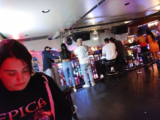 Dixie Tavern by null