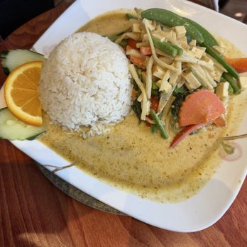Hot Mama Noi's Thai On The Fly - Green Curry (vegan) - Thai Near Me - Pickering, Ontario