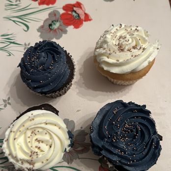 Big Ditch Brewing Company - First Anniversary cupcakes - Brewpubs Near Me - Lockport, New York