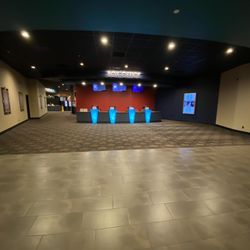 B&B Theatres Tulsa Starworld 20 - Lobby