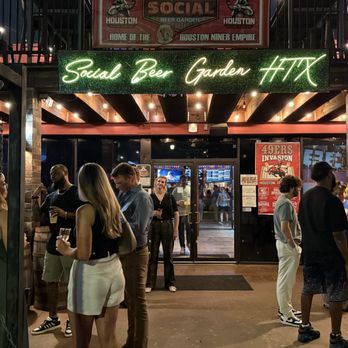 Social Beer Garden HTX - Beer Bar Near Me - Houston, Texas