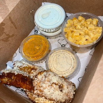 Crossroad Hot Chicken  - Corn ribs and Mac n cheese - Chicken Shop Near Me - Tampa, Florida