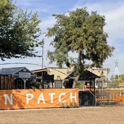 Lakeview Market - Pumpkin patch. Seasonal