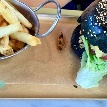 Timmy Green - Burger on Carbon Bun - Australian Near Me - London, XGL