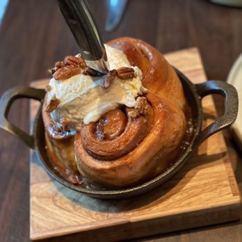 Yardbird - The glorious cinnamon rolls! - Southern Near Me - Dallas, Texas Yardbird - The glorious cinnamon rolls! - Southern Near Me - Dallas, Texas