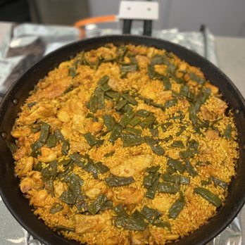 Taller Andaluz de Cocina - Our finished Valencian paella - Cooking Schools Near Me - Seville, SE Taller Andaluz de Cocina - Our finished Valencian paella - Cooking Schools Near Me - Seville, SE