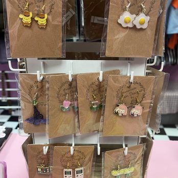 Buck Lucky Collective - Earrings - Used, Vintage & Consignment Near Me - Petaluma, California
