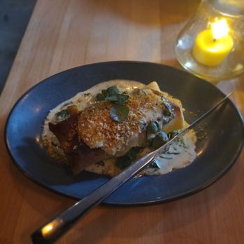 Aperi - Wine Bars Near Me - St. Louis, Missouri