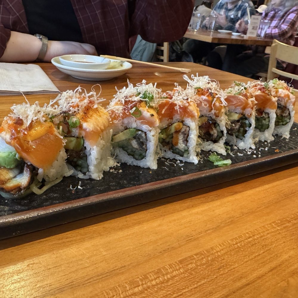 Kazoku - Ryan roll - Sushi Bars Near Me - Edmonds, Washington
