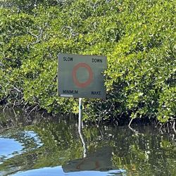 Glass Bottom Boat - Pennekamp Park - WAKE SIGN