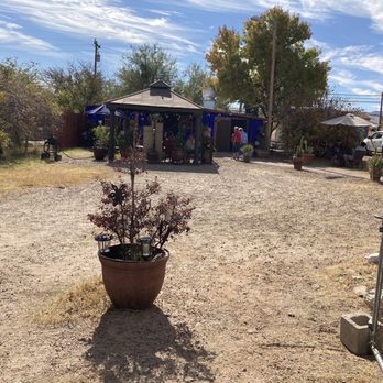 Mi Casa Restaurant - Exterior with Outside Seating - Mexican Near Me - Benson, Arizona