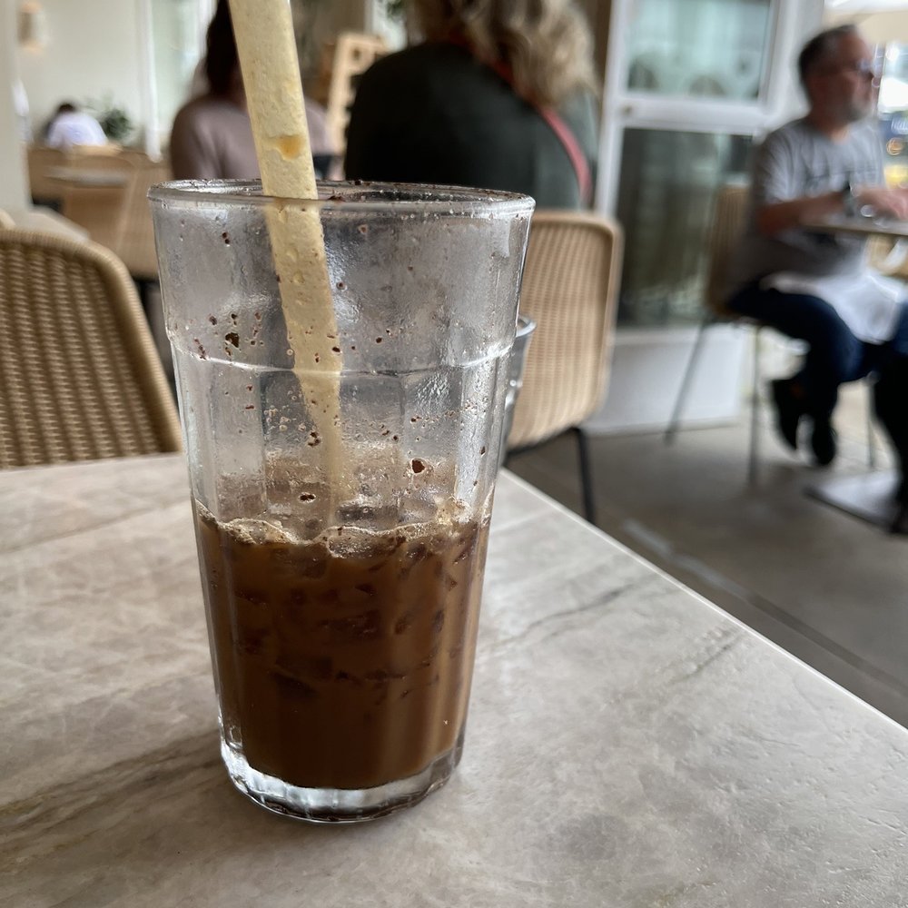 Great White - Latte - Large (12oz) - Cafes Near Me - Los Angeles, California Great White - Latte - Large (12oz) - Cafes Near Me - Los Angeles, California