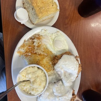 Bobbie's Southern Kitchen - American Near Me - San Antonio, Texas