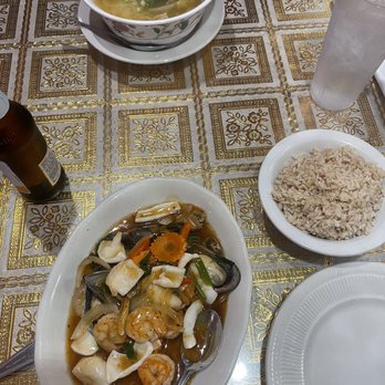 Thai house  -  bowl of soup and a plate of rice - Thai Near Me - Eureka Springs, Arkansas