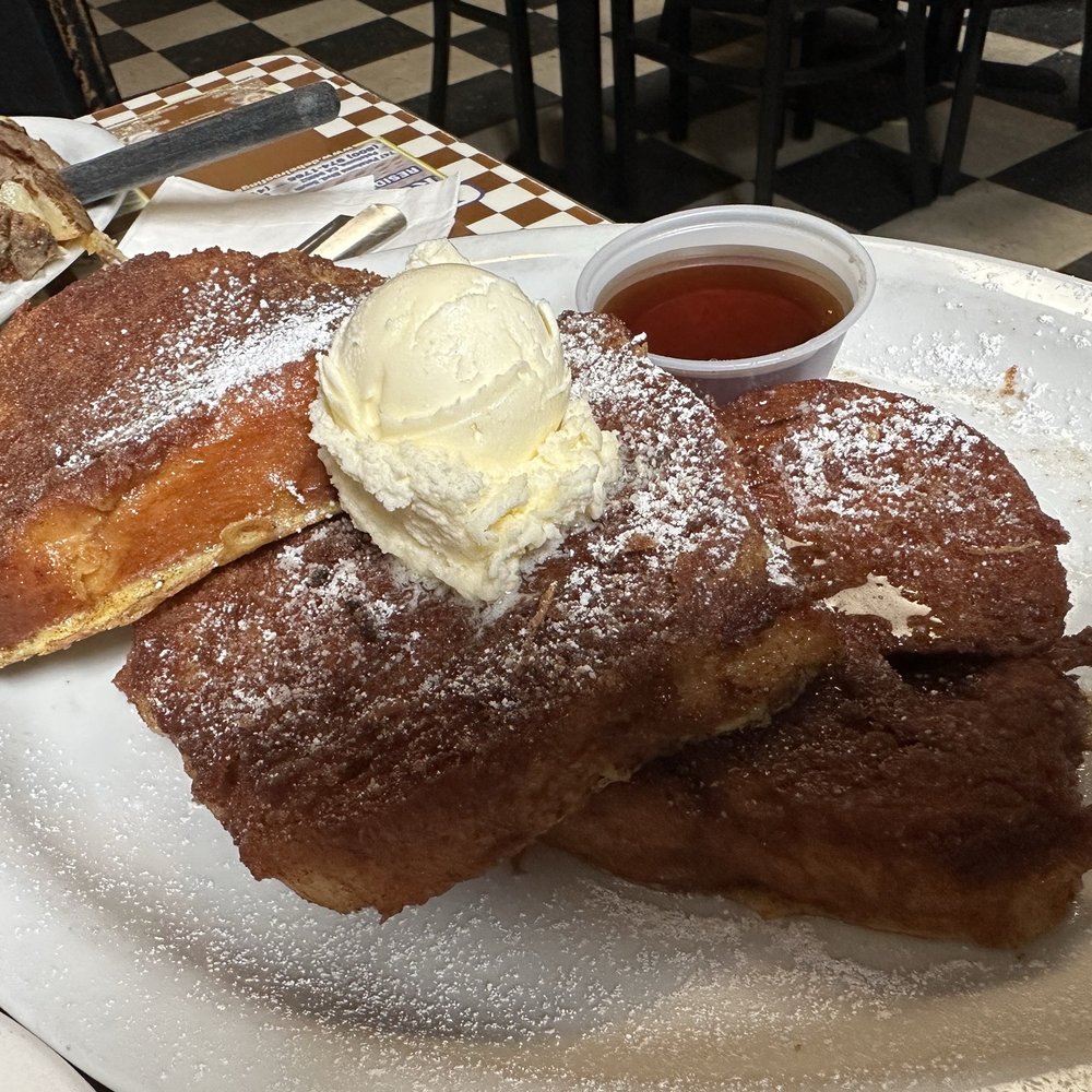 Sax's Joint - French toast - Breakfast & Brunch Near Me - Petaluma, California Sax's Joint - French toast - Breakfast & Brunch Near Me - Petaluma, California