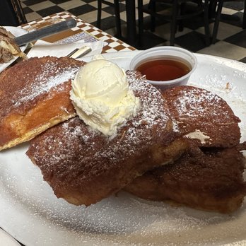 Sax's Joint - French toast - Breakfast & Brunch Near Me - Petaluma, California