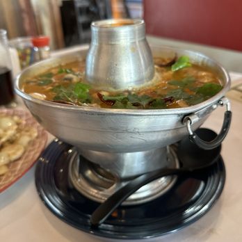 Chili Basil Thai Cuisine - Tom Yum (Large size) - Thai Near Me - Ventura, California