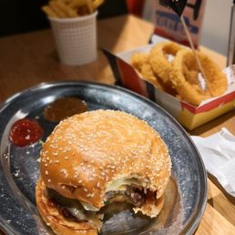 Huxtaburger and onion rings